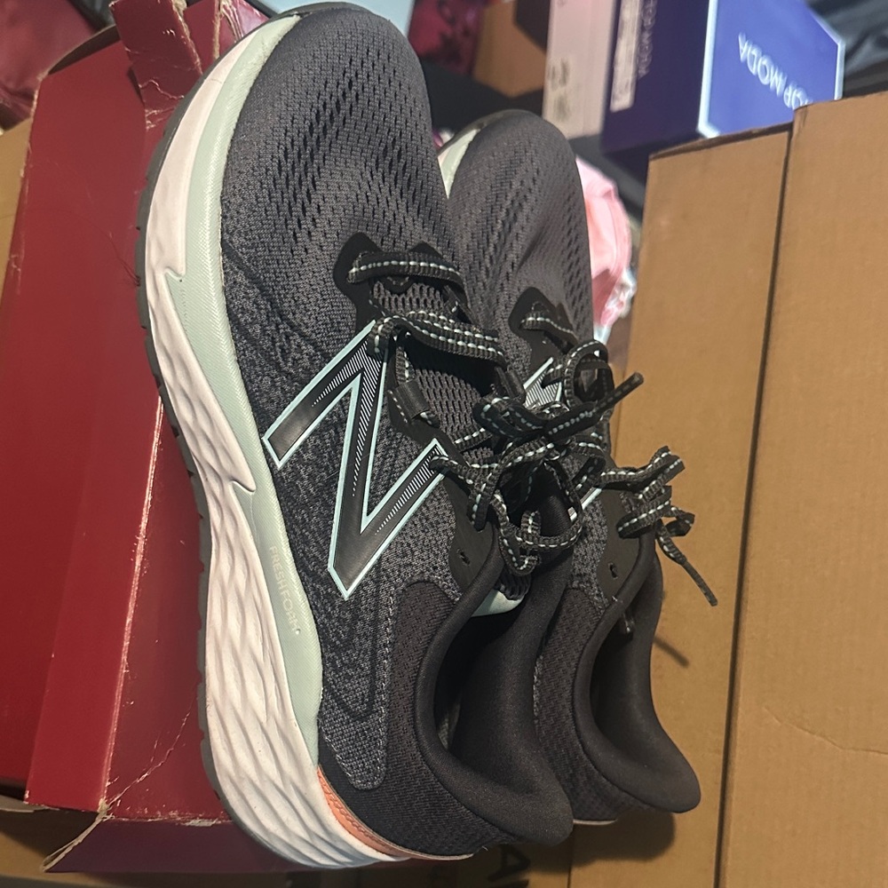 New Balance Black & Mint Running Shoes